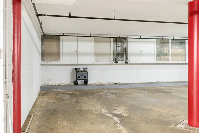 $325,000 | 801 79th Street, Unit 103, Darien, IL 60561