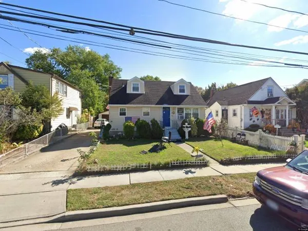 $1,000,000 | 68 Shipherd Avenue, Lynbrook, NY 11563