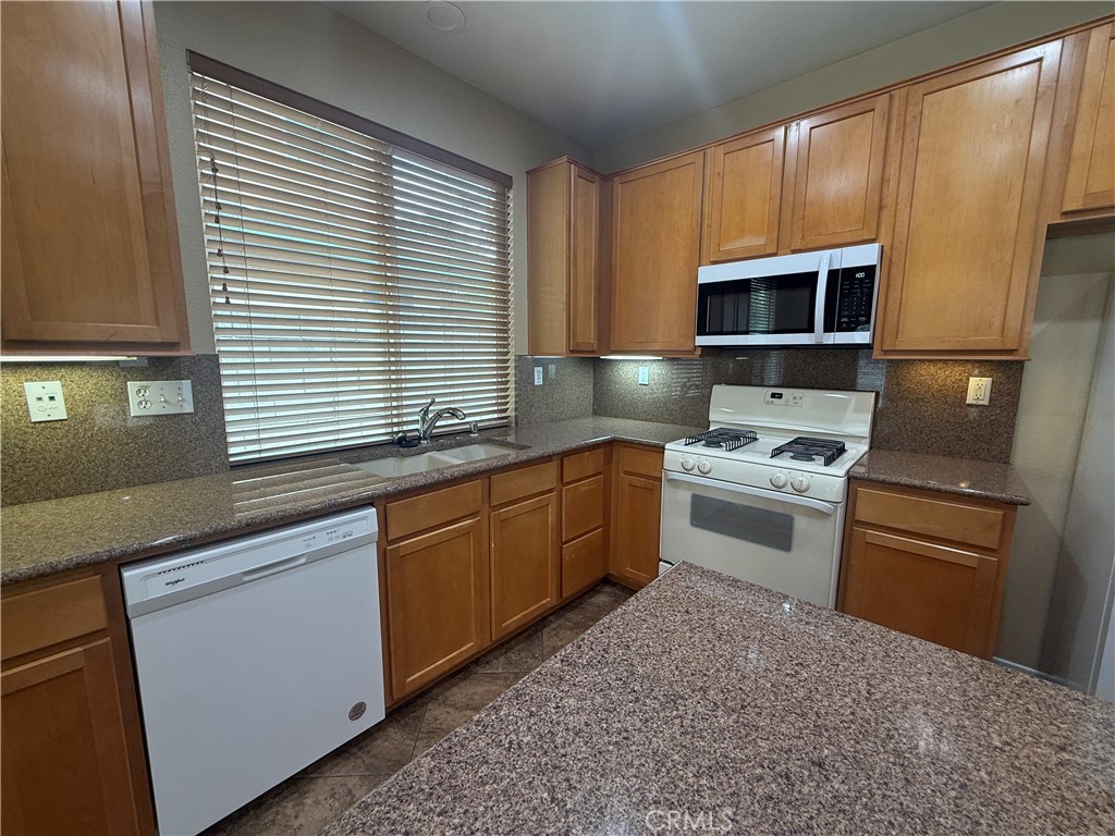 7219 Riley Drive Fontana, CA 92336 - Photo 6 of 22