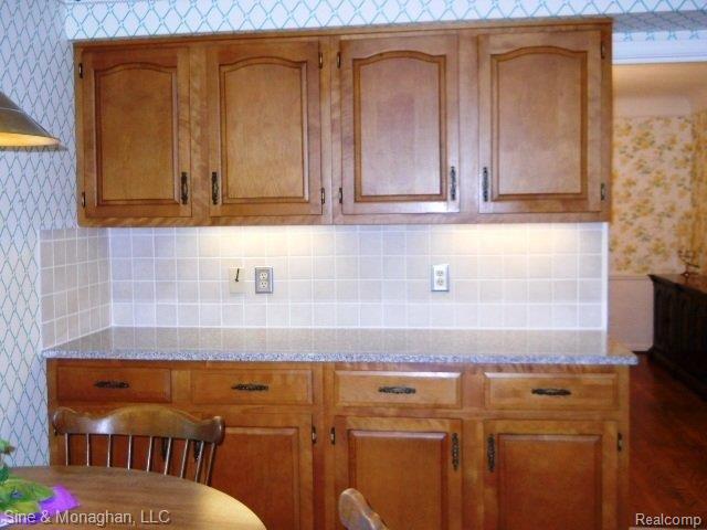 1835 Littlestone Road Grosse Pointe, MI 48236 - Photo 6 of 25 023.JPG