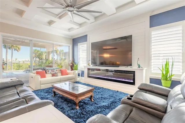 $1,150,000 | 31 South Riverwalk Drive, Palm Coast, FL 32137