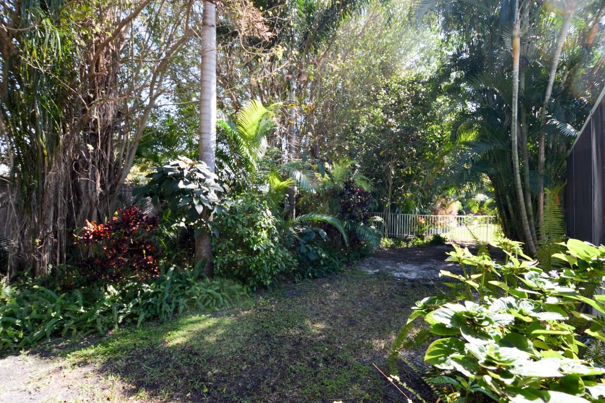 5742 St Annes Way Boca Raton, FL 33496 - Photo 20 of 26 56U4T9_still_bkyd