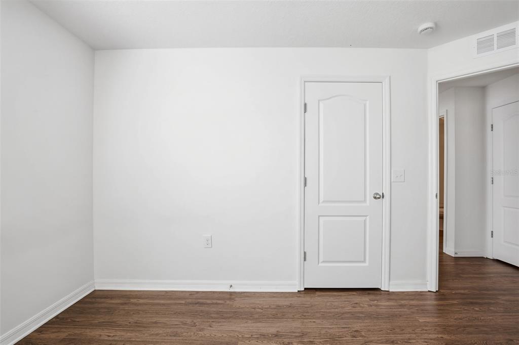 733 Chatham Walk Ruskin, FL 33570 - Photo 10 of 38