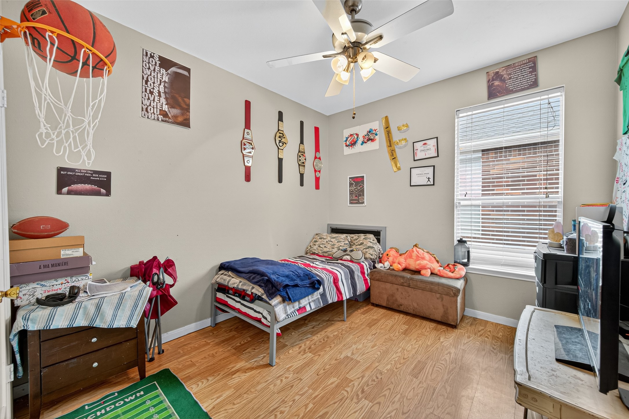 907 Morley Park Lane Spring, TX 77373 - Photo 29 of 44 a living room with furniture and a window