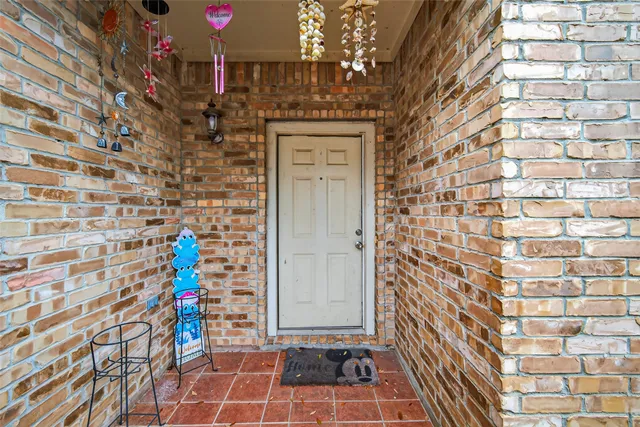 a picture of a door of the house