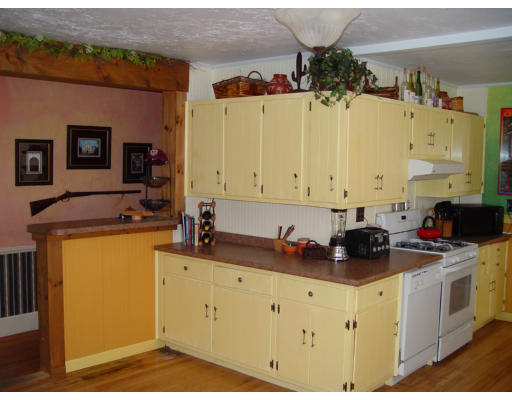 642 Rindge Road Fitchburg, MA 01420 - Photo 4 of 28 Gallery Image 4