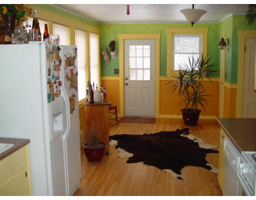 642 Rindge Road Fitchburg, MA 01420 - Photo 5 of 28 Gallery Image 5