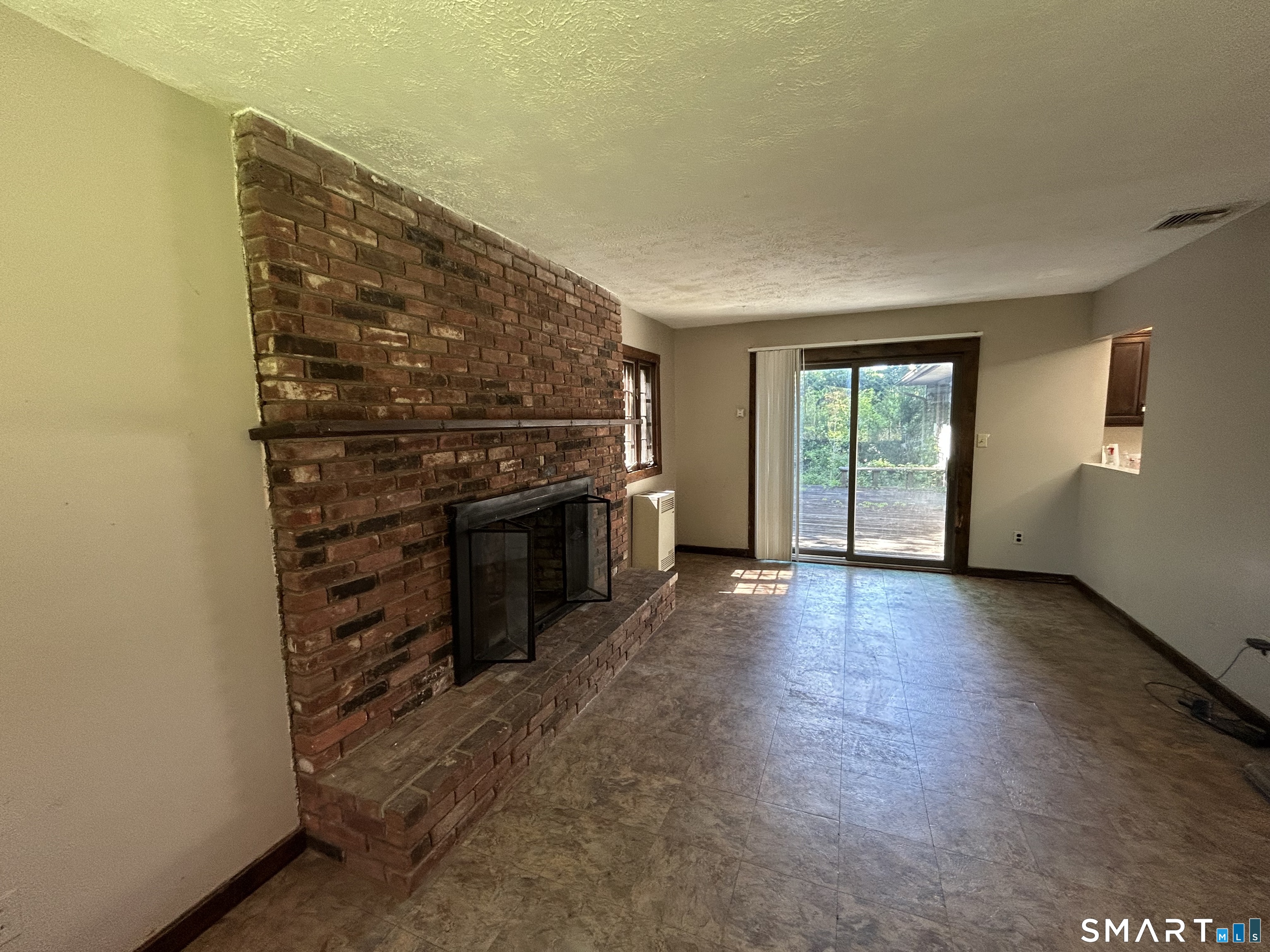28 Goebel Road Hamden, CT 06514 - Photo 8 of 14