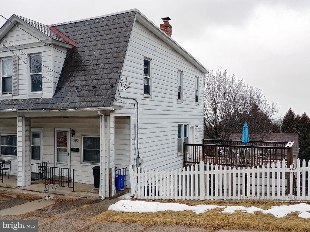 305 West 8th Street Bethlehem, PA 18015 - Photo 2 of 28 Charming duplex with inviting porch.