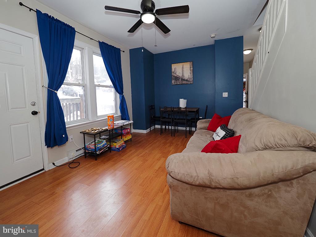 305 West 8th Street Bethlehem, PA 18015 - Photo 6 of 28 Cozy living space with vibrant accents.