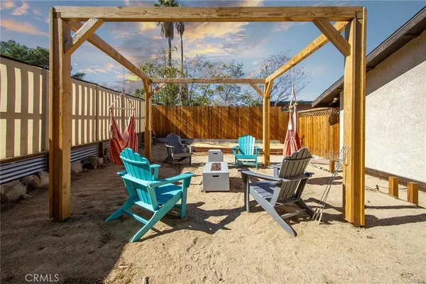 $2,150 | 6886 Hillview Road, Joshua Tree, CA 92252