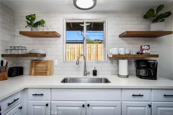 $2,150 | 6886 Hillview Road, Joshua Tree, CA 92252