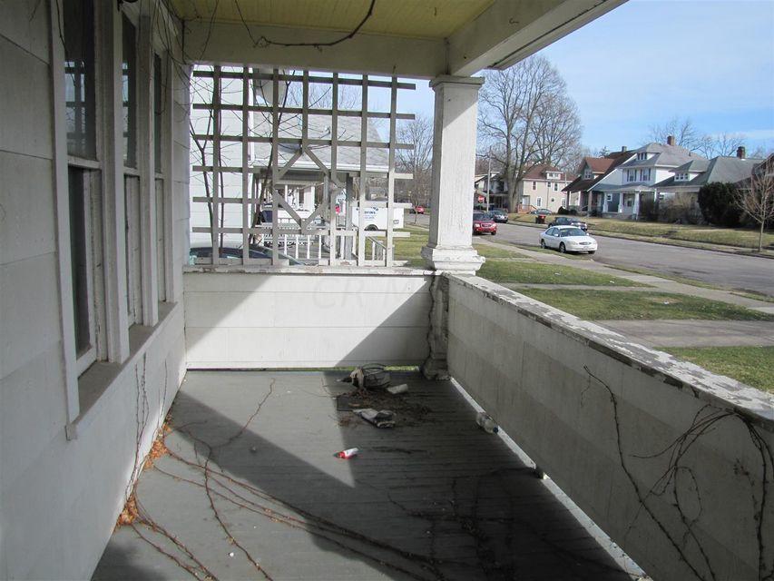 566 East Cassilly Street Springfield, OH 45503 - Photo 2 of 30