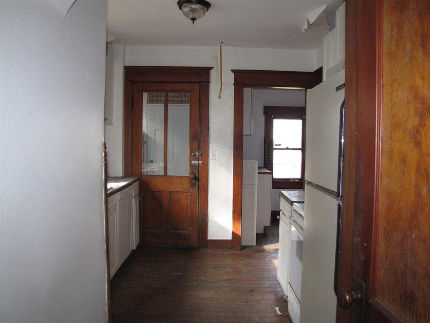 566 East Cassilly Street Springfield, OH 45503 - Photo 7 of 30