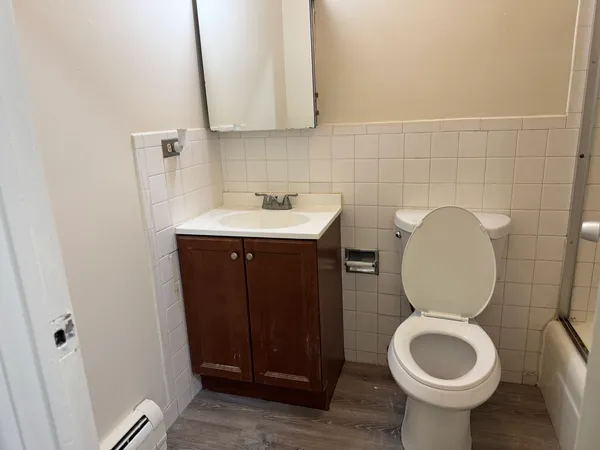 $1,900 | 7320 North Rogers Avenue, Unit 215, Chicago, IL 60626