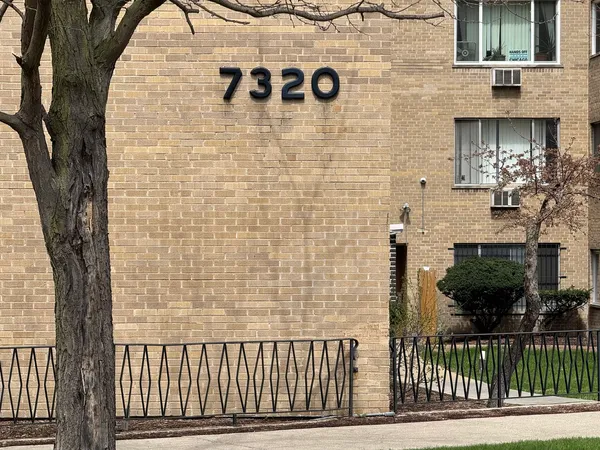 $1,900 | 7320 North Rogers Avenue, Unit 215, Chicago, IL 60626
