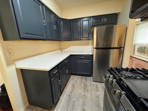 $1,900 | 7320 North Rogers Avenue, Unit 215, Chicago, IL 60626