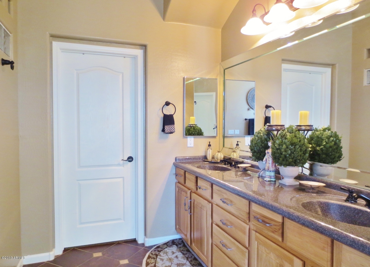 2125 West Eagle Feather Road Phoenix, AZ 85085 - Photo 16 of 19 master bath north