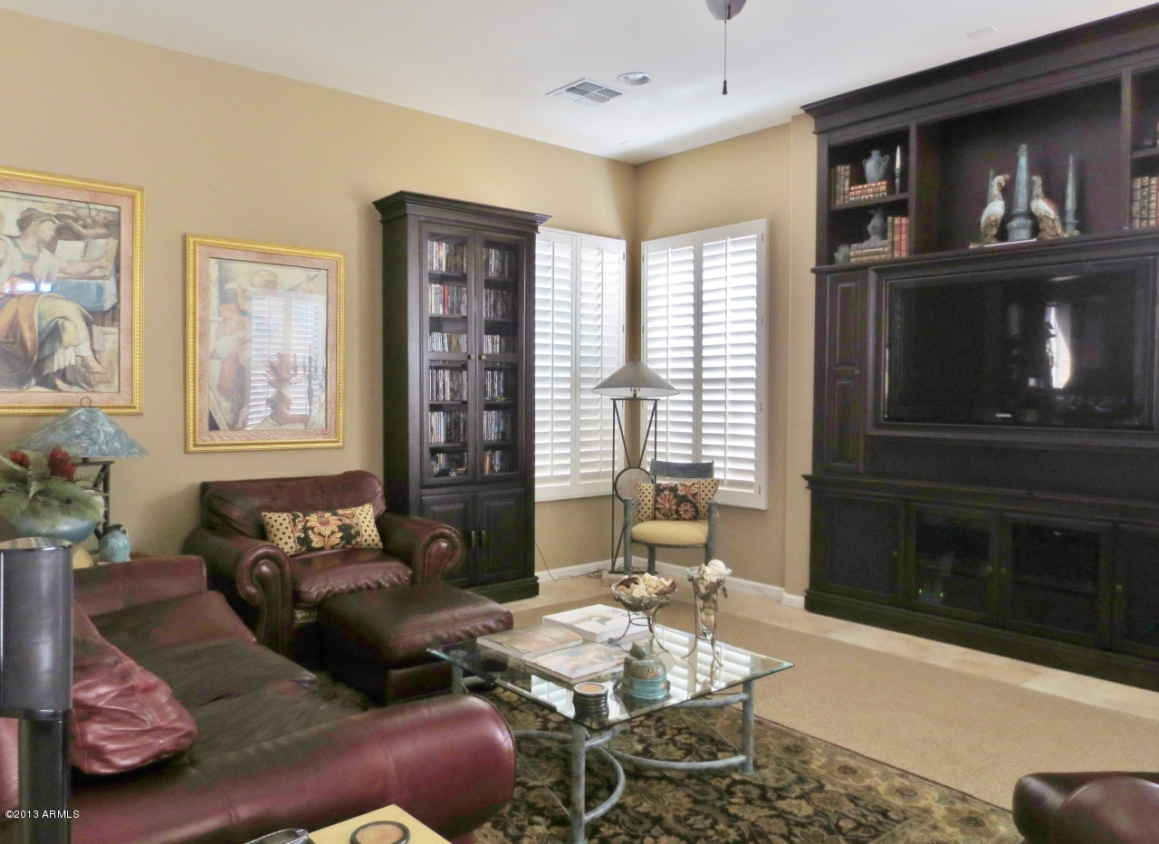 2125 West Eagle Feather Road Phoenix, AZ 85085 - Photo 5 of 19 fam rm east