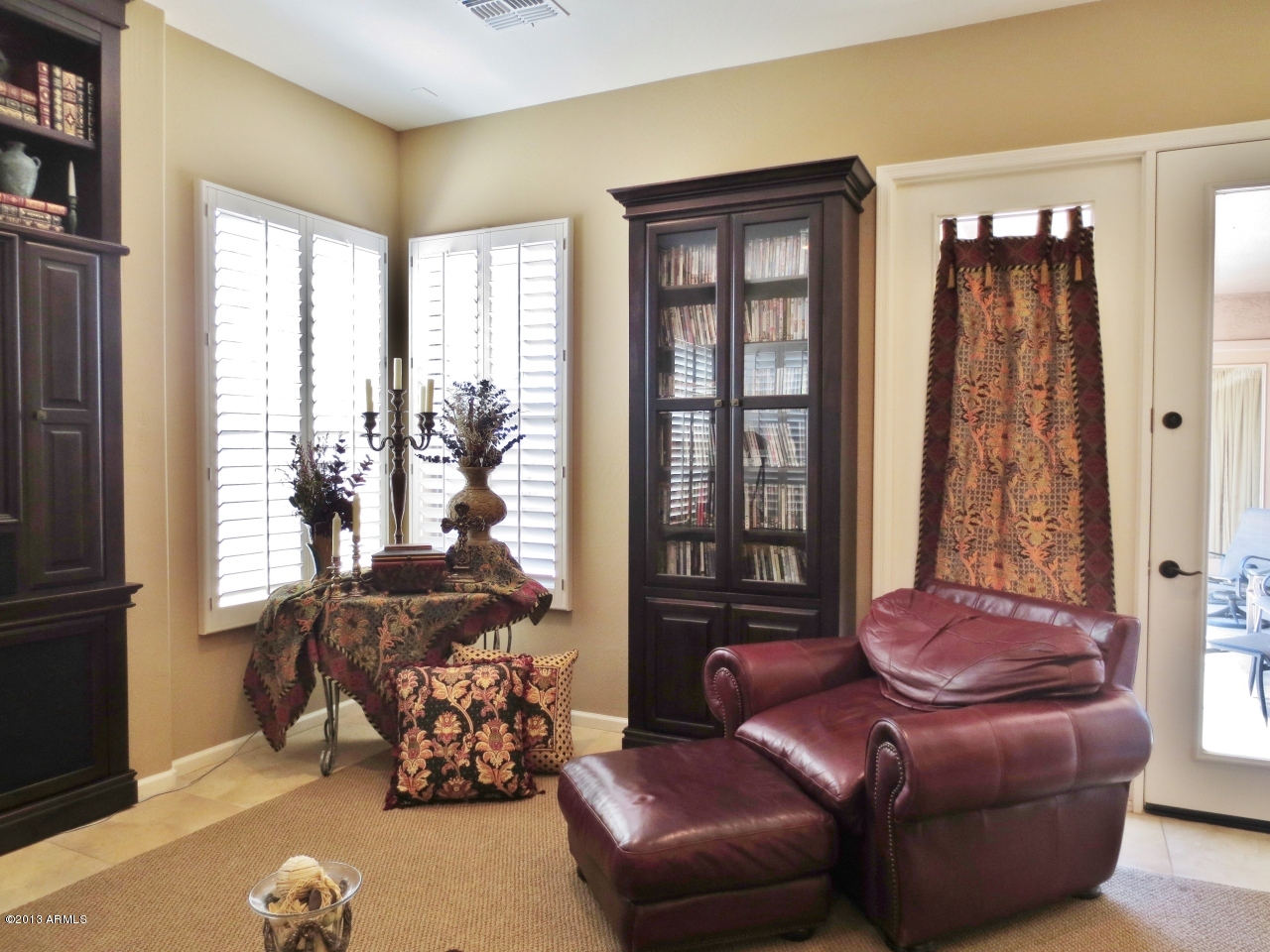 2125 West Eagle Feather Road Phoenix, AZ 85085 - Photo 8 of 19 fam rm west