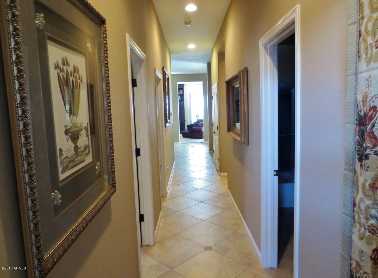 2125 West Eagle Feather Road Phoenix, AZ 85085 - Photo 10 of 19 hall 2 south