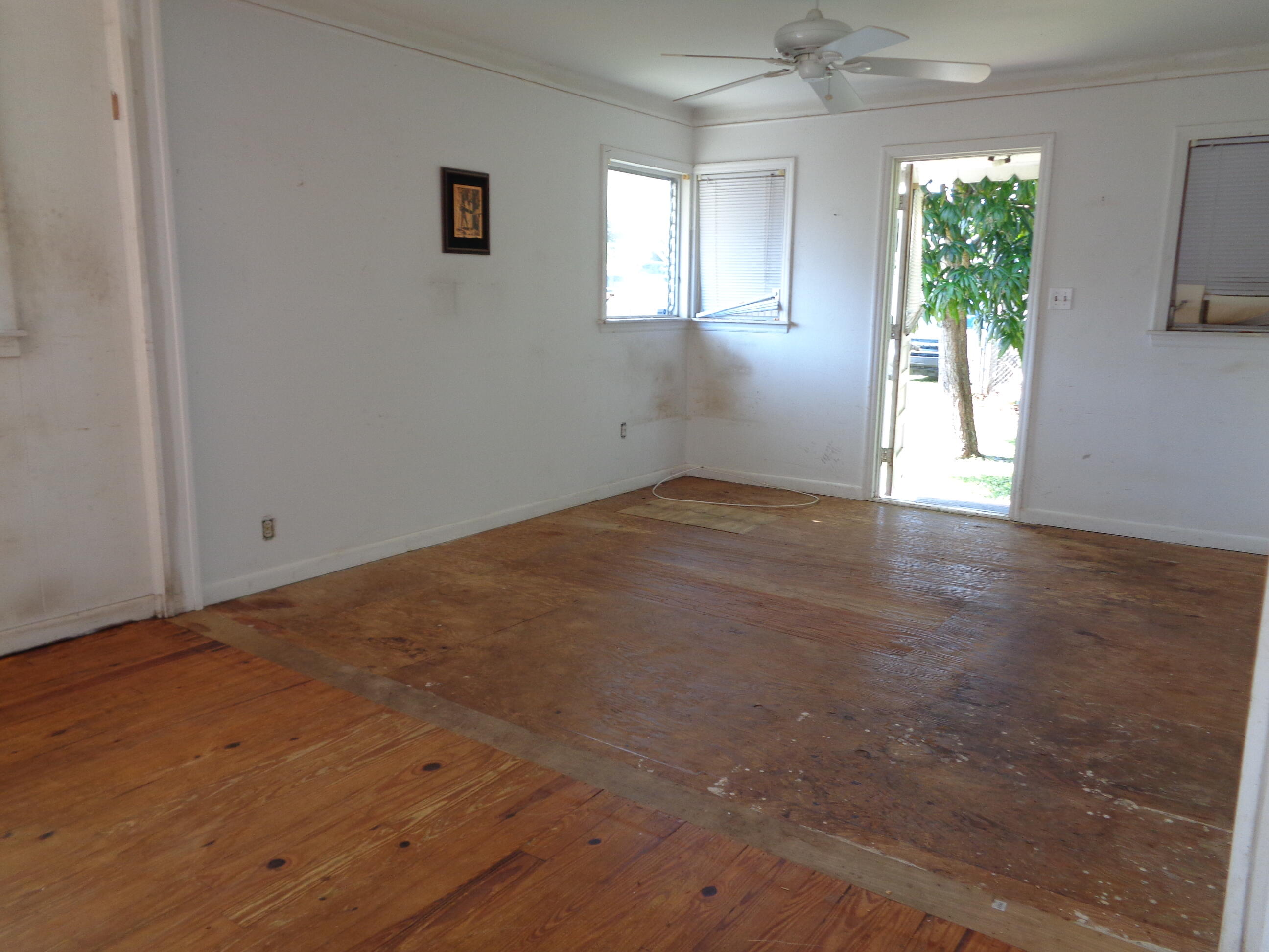3718 Coconut Road Palm Springs, FL 33461 - Photo 15 of 21 # 17