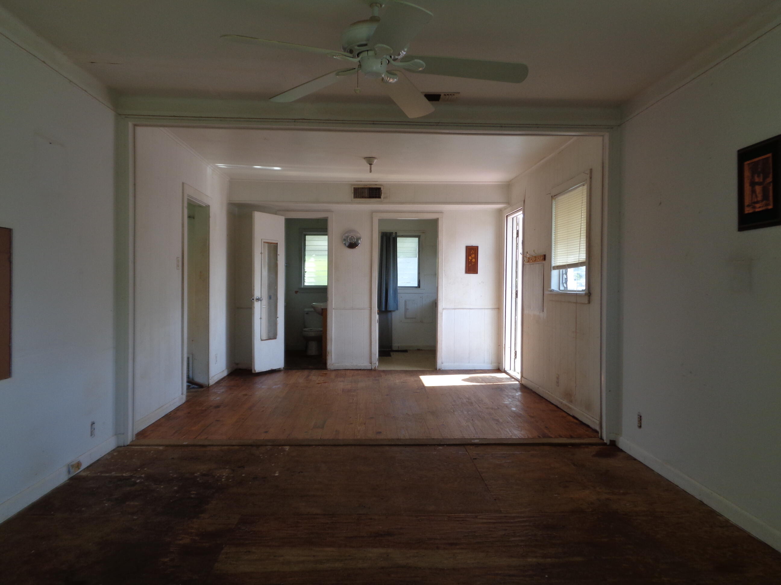 3718 Coconut Road Palm Springs, FL 33461 - Photo 10 of 21 # 12