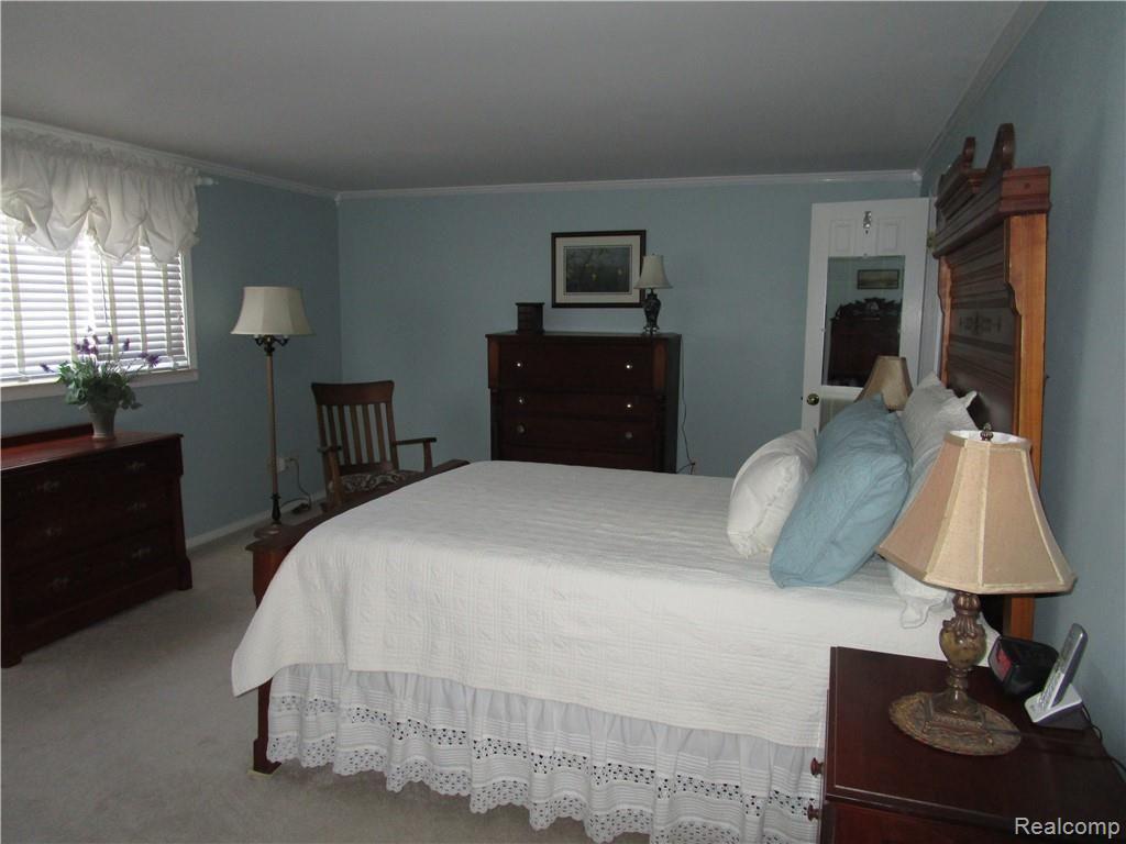 16000 Riverside Drive Livonia, MI 48154 - Photo 12 of 35 IMG_8230.JPG
