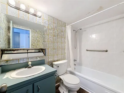$285,000 | 1228 West Avenue, Unit 208, Miami Beach, FL 33139