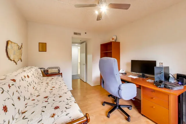 $398,800 | 710 Creekside Drive, Unit 104A, Mount Prospect, IL 60056