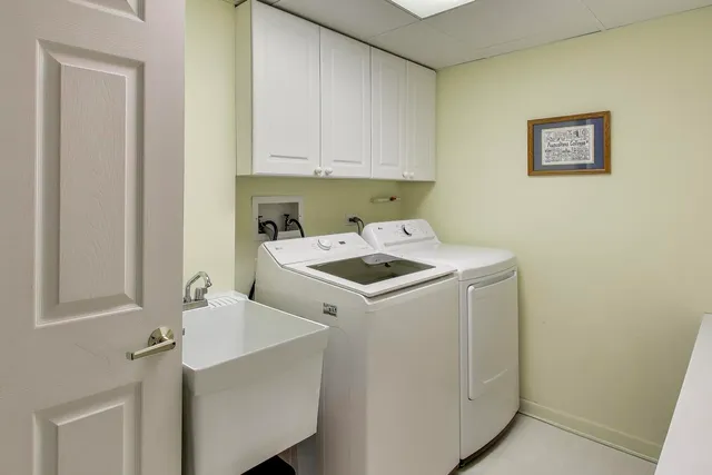 $398,800 | 710 Creekside Drive, Unit 104A, Mount Prospect, IL 60056