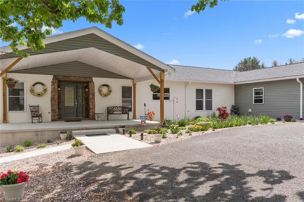 $749,000 | 552 Dirt Nose Drive, Sparta, NC 28675