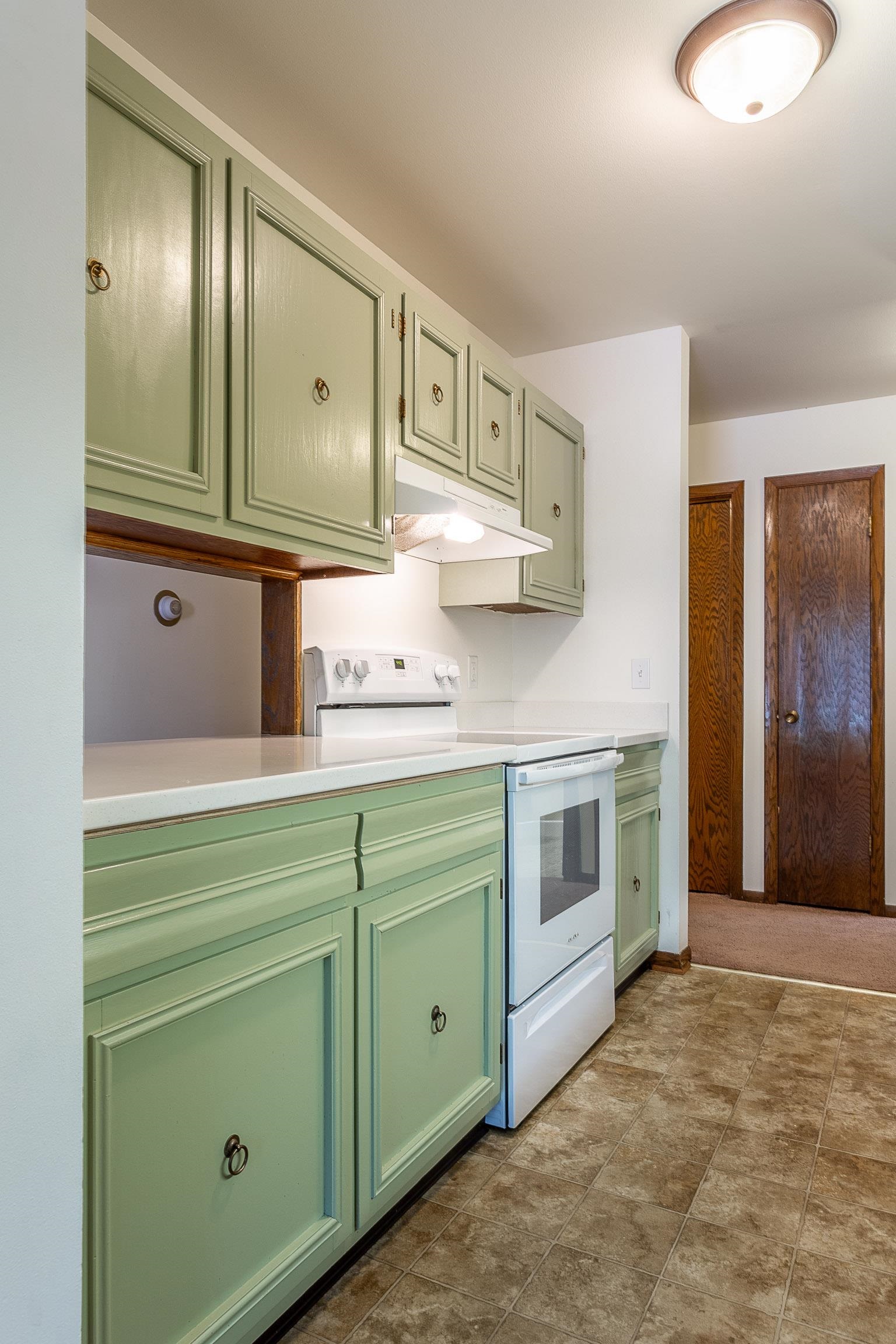 5101 Mineral Point Road, Unit 8 Madison, WI 53711 - Photo 5 of 23