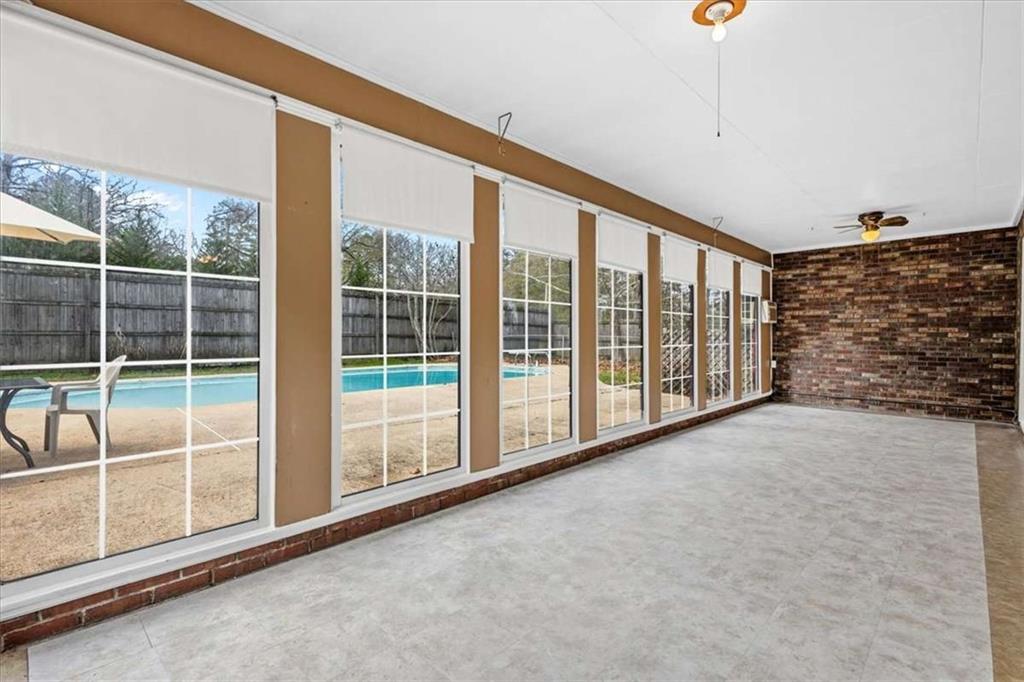 202 Ridgewood Road Cedartown, GA 30125 - Photo 38 of 39 a view of an empty room with windows