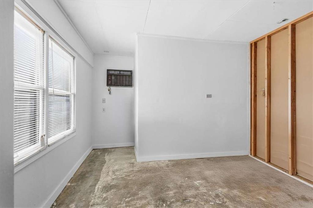202 Ridgewood Road Cedartown, GA 30125 - Photo 39 of 39 a view of an empty room with a window