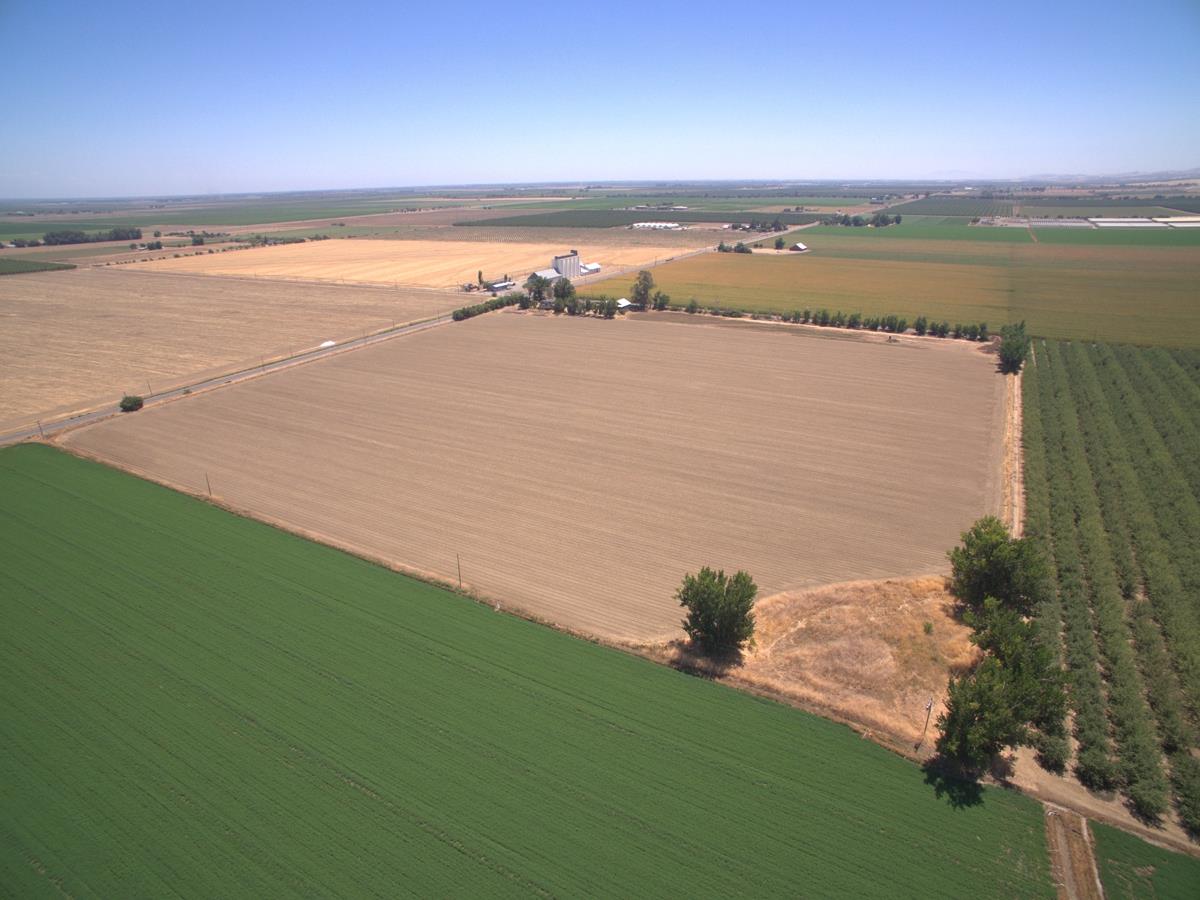 0 County Road 26 Winters, CA 95694 - Photo 11 of 18 a view of a lake from a yard