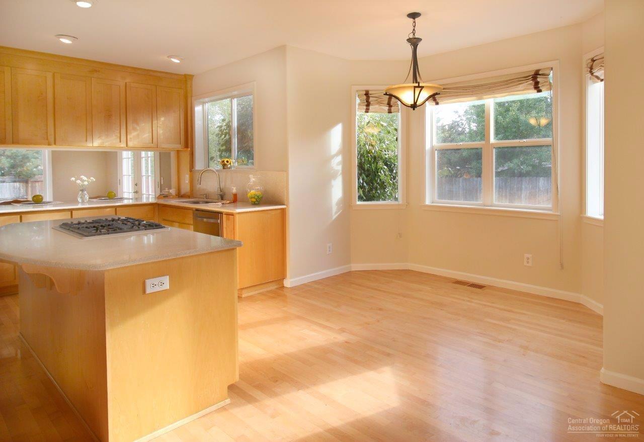 In-formal dining area off the great room