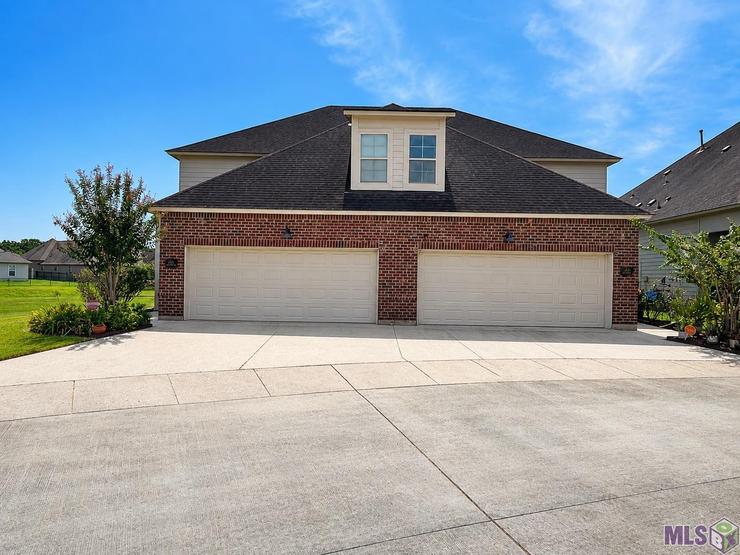 2111 Shadowbrook Drive Baton Rouge, LA 70816 - Photo 2 of 27 Gallery Image 2