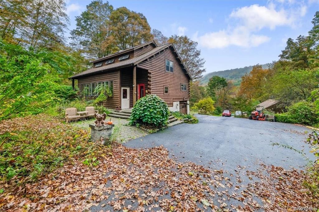 52 Cascade Road Warwick, NY 10990 - Photo 3 of 32