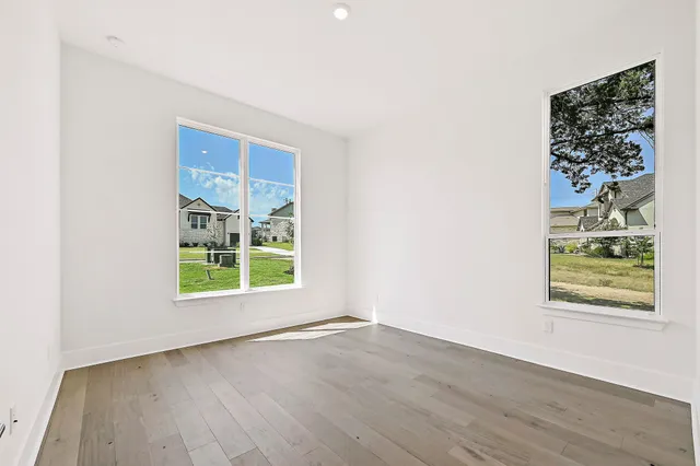 $1,349,484 | 906 Bristol Crk Bend, Lakeway, TX 78738