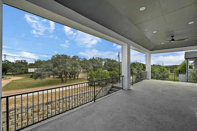 $1,349,484 | 906 Bristol Crk Bend, Lakeway, TX 78738