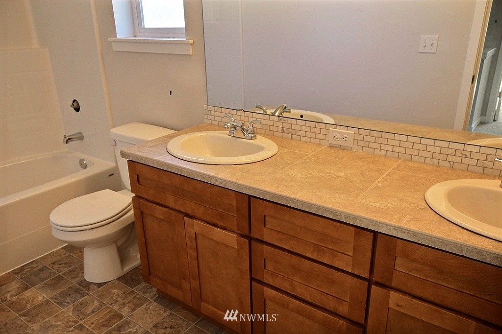 3710 Northeast 14th Street Renton, WA 98056 - Photo 9 of 10