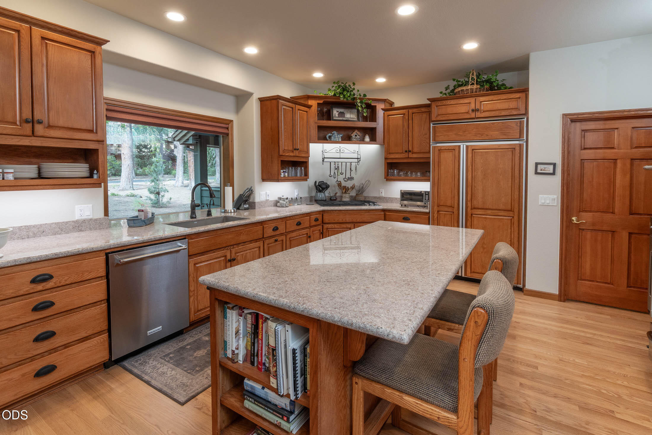 60621 Golf Village Loop Bend, OR 97702 - Photo 11 of 47
