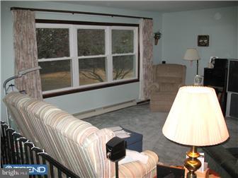 409 Whig Lane Road Pilesgrove, NJ 08098 - Photo 6 of 11 Living Room