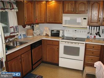 409 Whig Lane Road Pilesgrove, NJ 08098 - Photo 9 of 11 Kitchen
