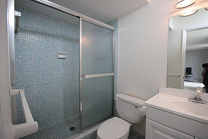 6161 Northwest 2nd Avenue, Unit 421 Boca Raton, FL 33487 - Photo 15 of 34 2nd Bathroom