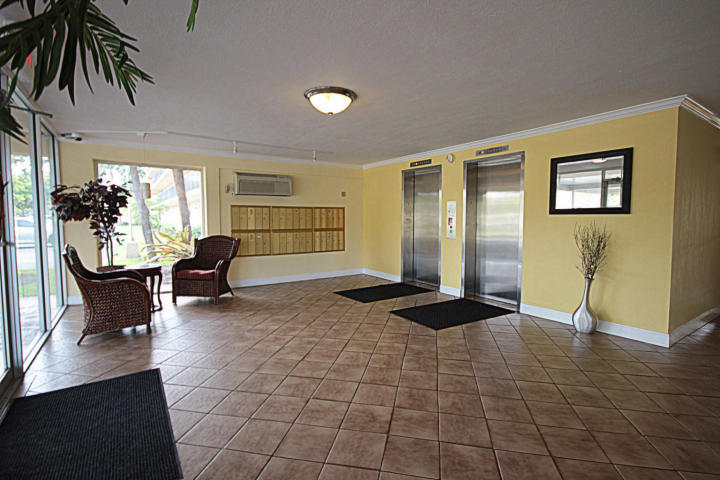 6161 Northwest 2nd Avenue, Unit 421 Boca Raton, FL 33487 - Photo 23 of 34 Building Foyer