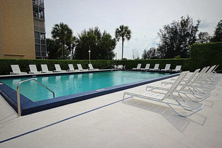 6161 Northwest 2nd Avenue, Unit 421 Boca Raton, FL 33487 - Photo 27 of 34 Community Pool