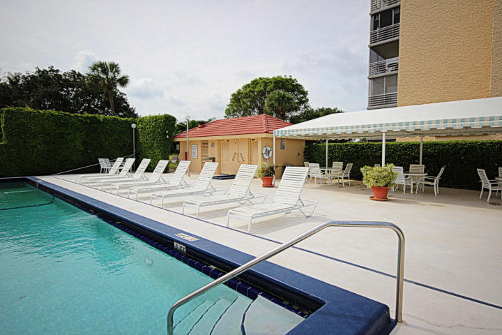 6161 Northwest 2nd Avenue, Unit 421 Boca Raton, FL 33487 - Photo 29 of 34 Community Pool