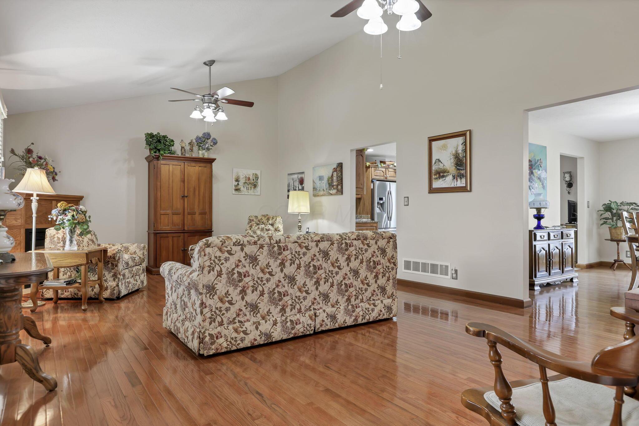 345 Lake Road Northeast Lancaster, OH 43130 - Photo 9 of 74 9-web-or-mls-939A2286